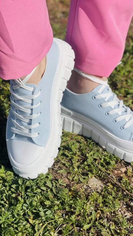 Forame Fashion Ανοιξιάτικα sneakers σε baby blue χρώμα.