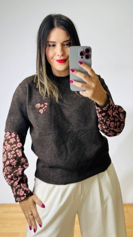 Brown Sweater Kolte Details