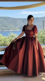 Victoria Queen Dress - Image 5