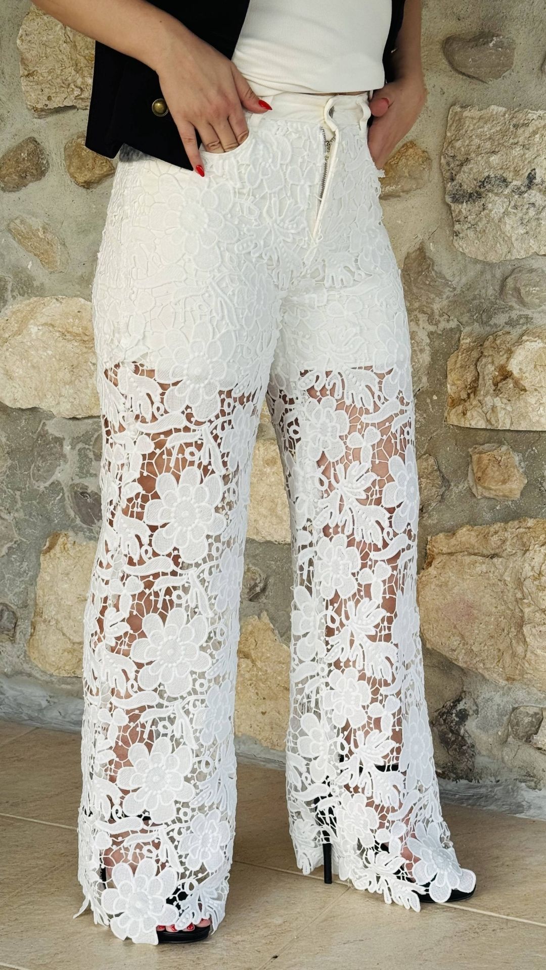 42(1) White Kipour Denim - Image 1