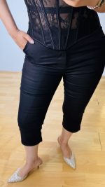 Retro Black Capri Pants - Image 4