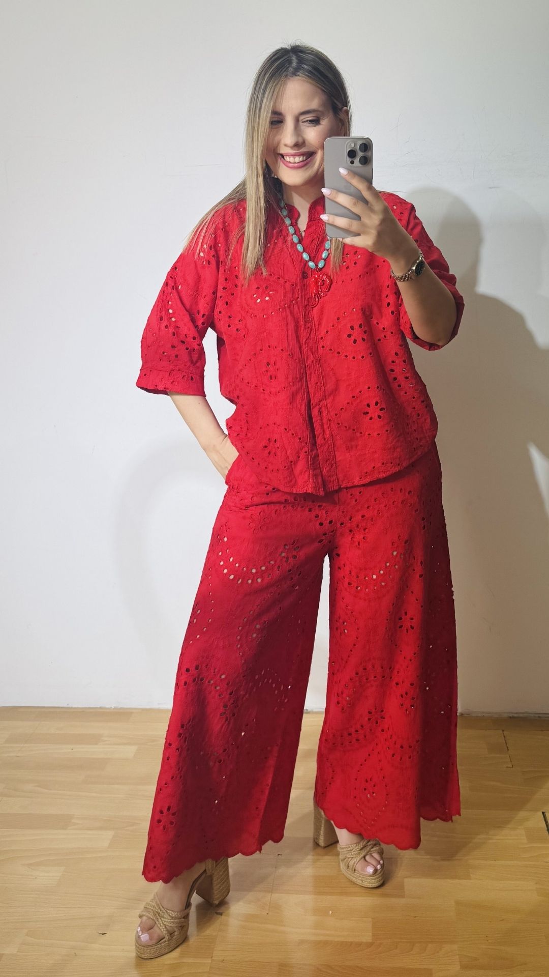 33 Broderie Red Set - Image 1